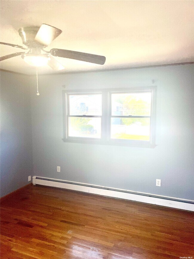 317 12th St House House Rental in West Babylon, NY