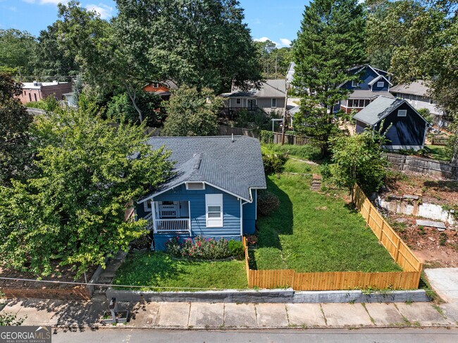 Photo - 807 Gilbert St SE