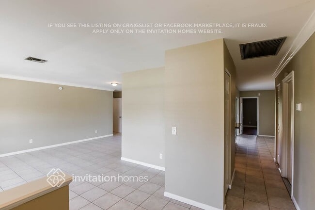 Photo - 1382 Woodcrest Rd E