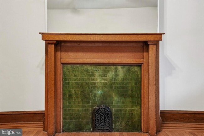Photo - 868 N 27th St