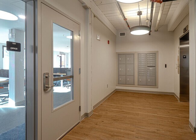 Photo - Bright Studio Apartment - Brattleboro, VT. $1450/month, 425 sq.ft. ALL UTILITIES INCLUDED- Availa... Unit 402