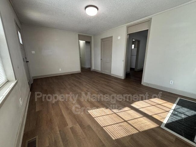 Photo - 504 Pickens St