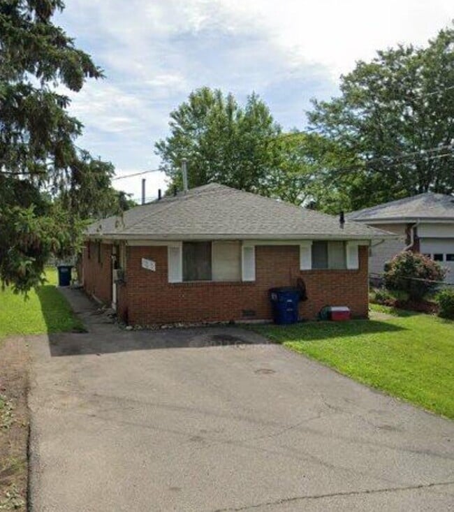 Building Photo - Yambor150 Unit A