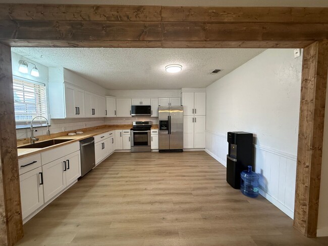 Photo - BEAUTIFUL 4 Bedroom 2 Bath  home with spacious backyard AVAILABLE NOW!