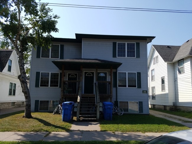 Building Photo - 375 W Howard St Rental