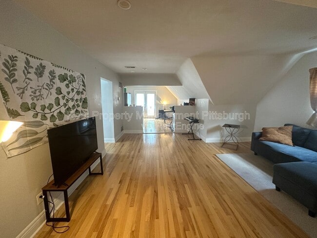 Building Photo - 5619 E Liberty Blvd Unit 3