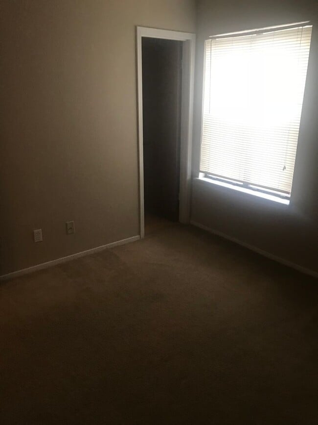 Photo - 2834-2836 Forest Bend Unit 2836