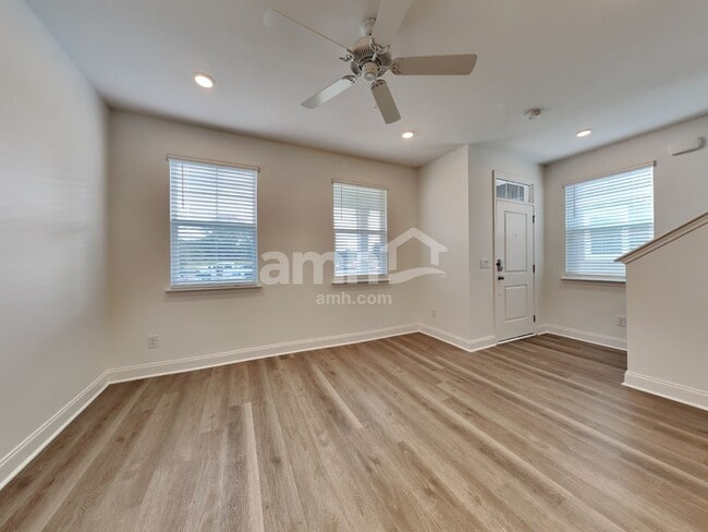 Photo - 108 Slice Dr