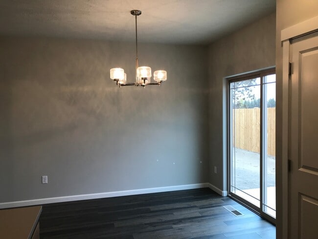 Photo - Single Level Home In NW Redmond Oregon