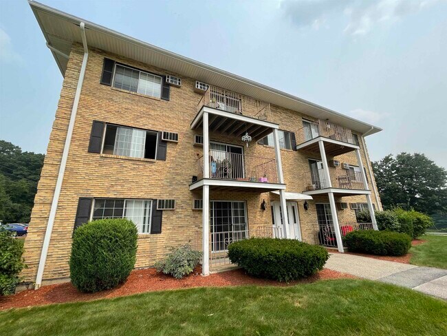 Photo - 377 Huse Rd Unidad 7