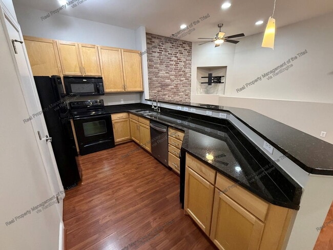 Photo - 220 W Market St Unit 103