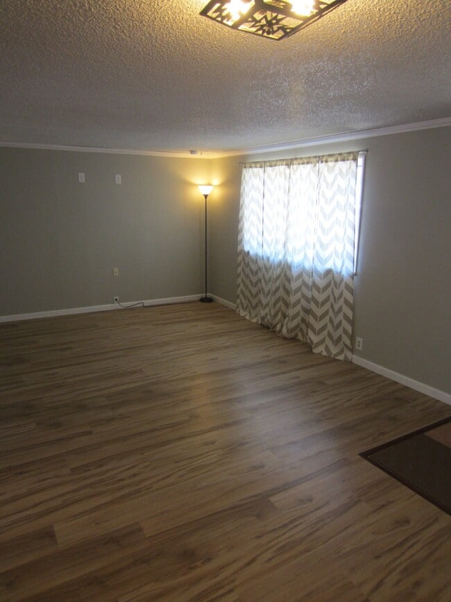 Photo - 2020 Salt Dr