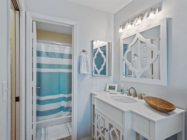 Photo - 1175 Mainsail Dr