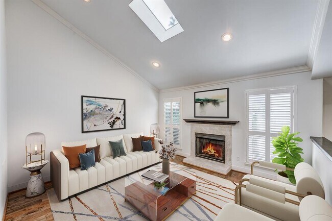 Photo - 708 Fowler St