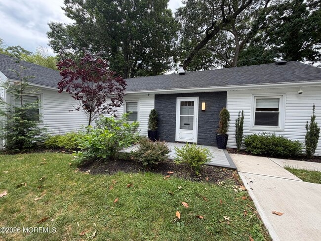 Building Photo - 185 Elmwood Rd