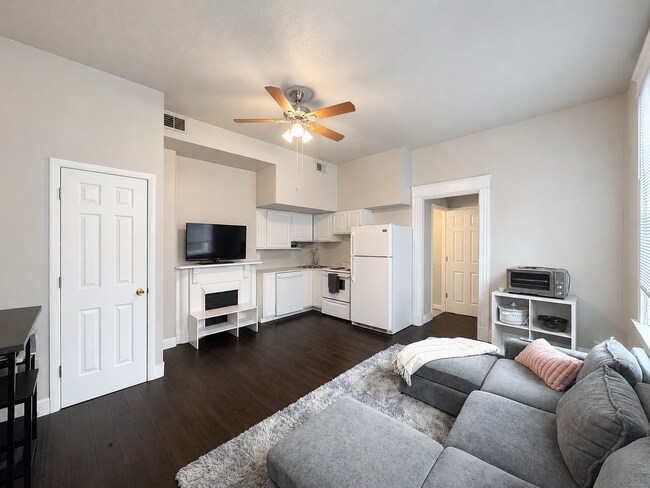 Photo - 2325 Stratford Ave Unit 2