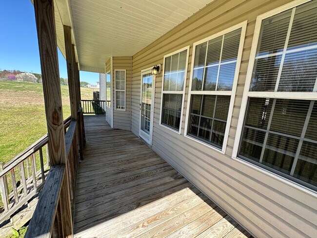 Photo - Beautiful 3 bedroom home on over 3/4 acres with huge garage.