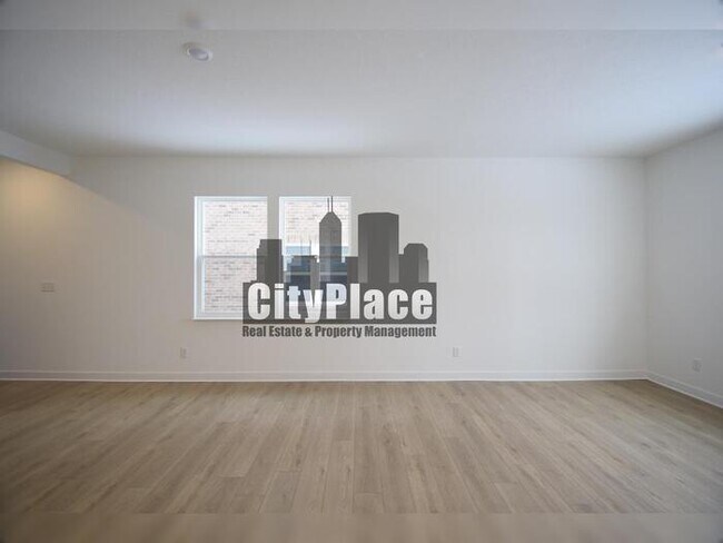 Photo - 6573 Halsey St