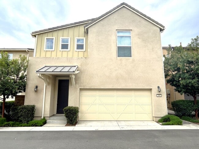 Building Photo - POWELL WAY UNIT 104 CORONA 92883  (3 BED / 2.5 BATH)