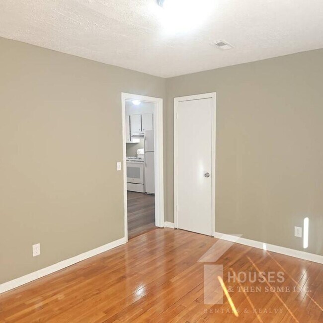 Photo - 4 Fargo Cir