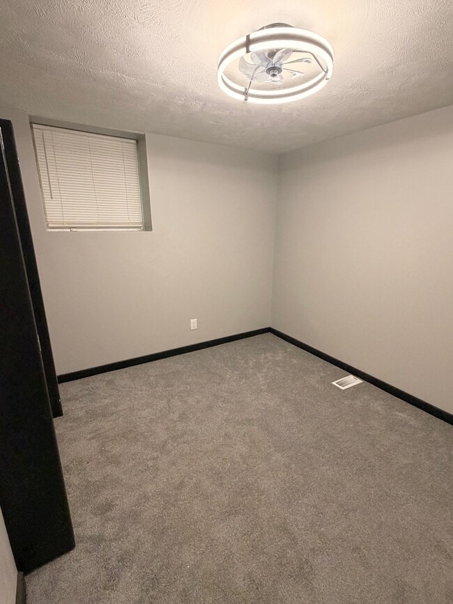 1600 Woodmont Ave Unit 3
