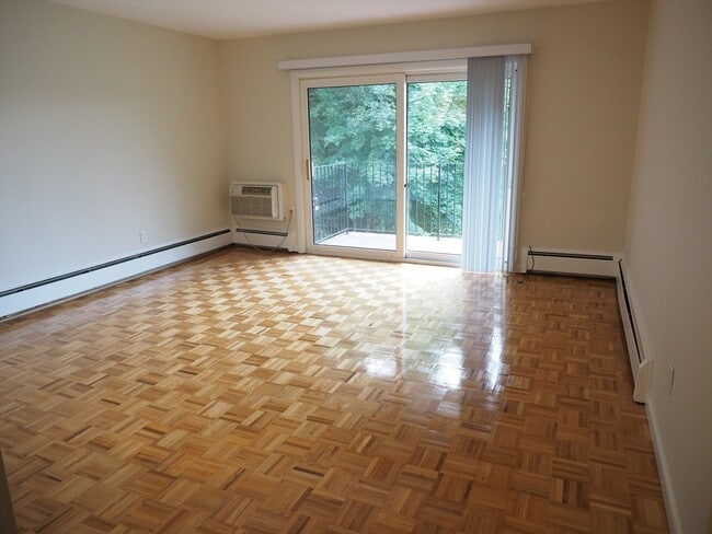 Photo - 10 Longwood Dr Unit 10