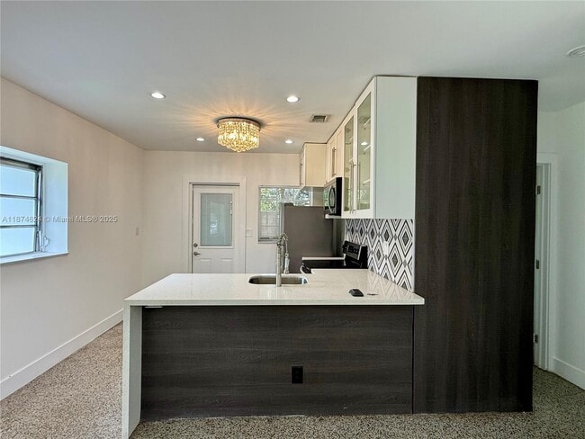 Photo - 1005 NE 16th Pl