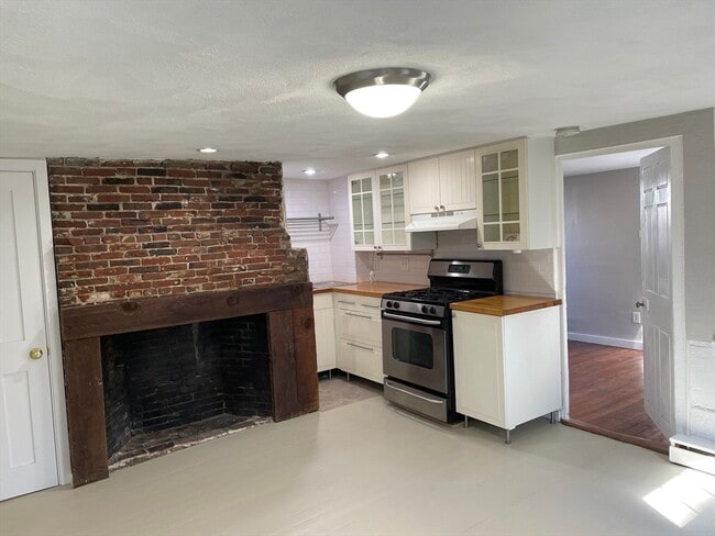 Photo - 10 Palfrey Ct Unit 1