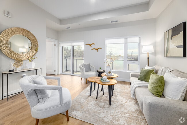 2BR, 2BA - 913SF - Living Room