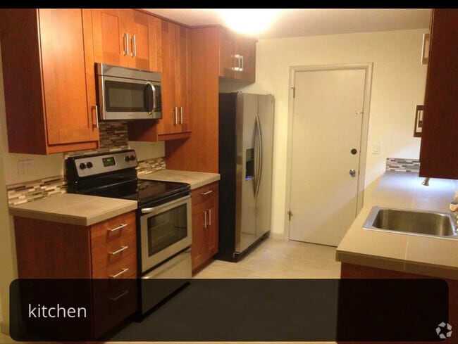 Building Photo - 2802 SE 67th Ave Rental