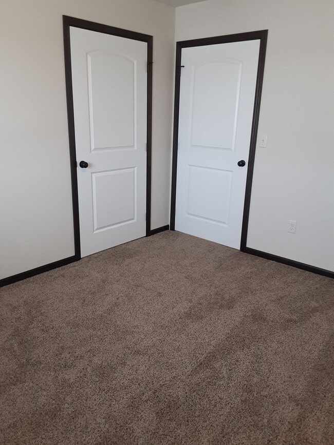 581 225th St Unit Fox Run Apartments -581 #13