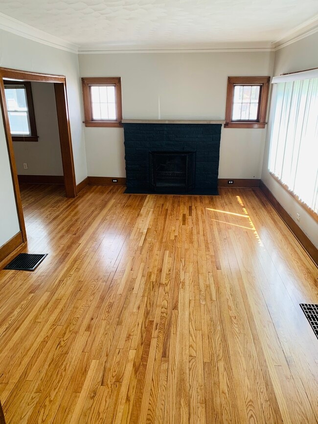 Photo - 1443 Fremont Ave NW