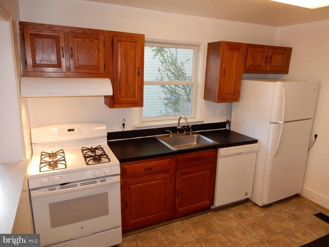 Photo - 2910 16th St S