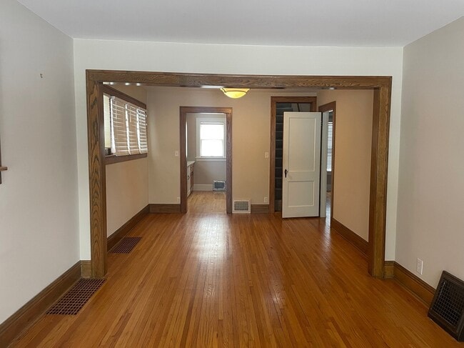 Building Photo - 2904 Salem Ave Rental