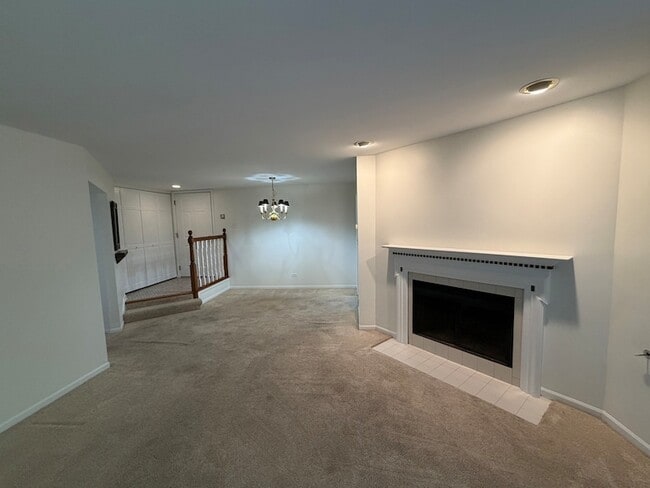 Photo - 986 West Ct