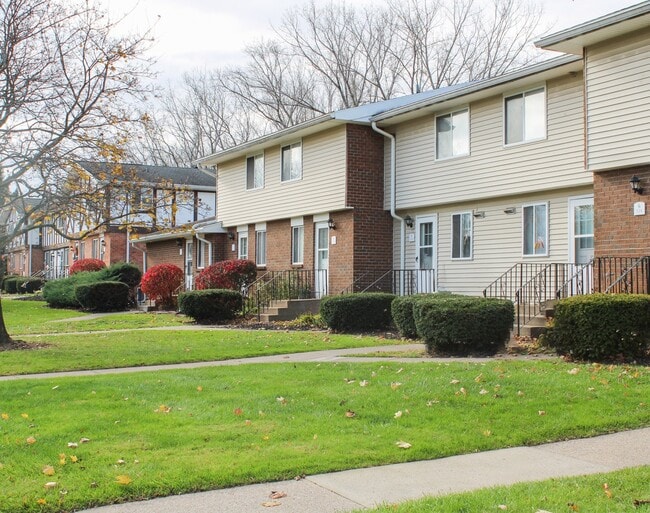 Willowbrooke Apartments & Townhomes