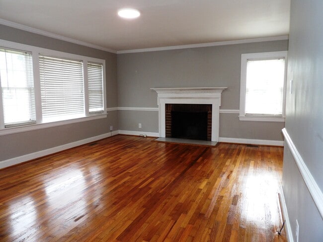 Photo - 106 Rowe Ave NW