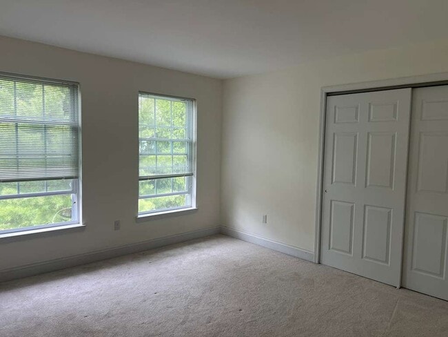 Photo - 15 Bobrick Rd