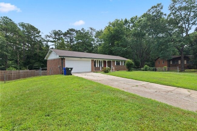 Photo - 1492 Tanglewood Way NW