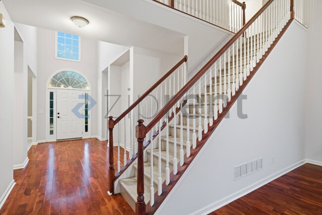 Photo - 2505 Madison Commons