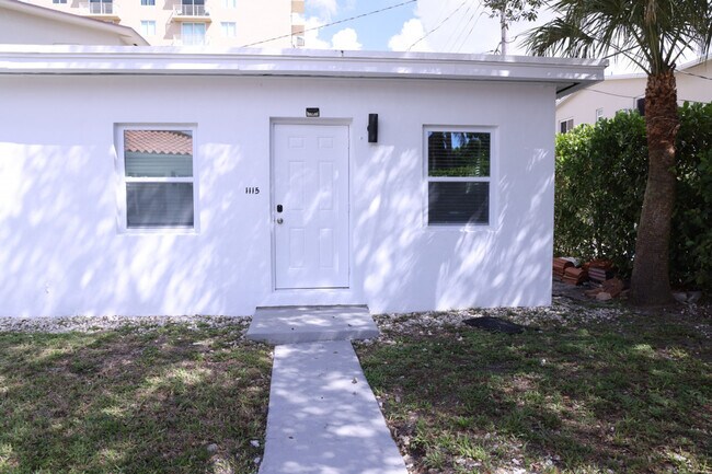 1109 Douglas Rd Unit SI ID1056523P