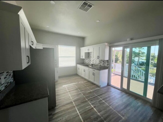 Photo - 5593 Briarcliff Rd