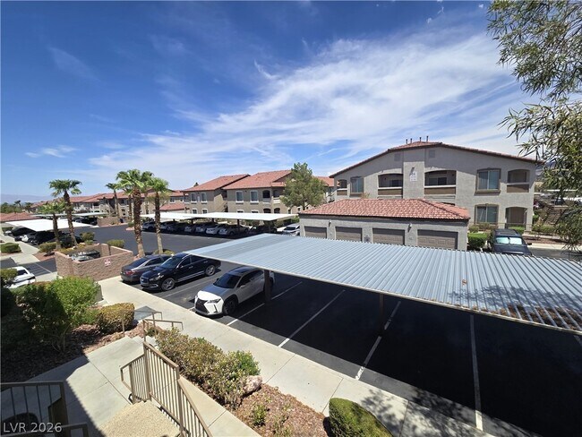 2305 W Horizon Ridge Pkwy Unidad 1521