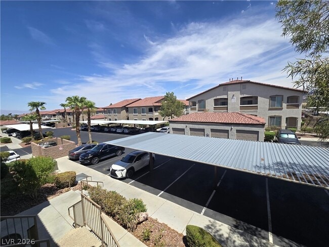 Building Photo - 2305 W Horizon Ridge Pkwy Unit 1521