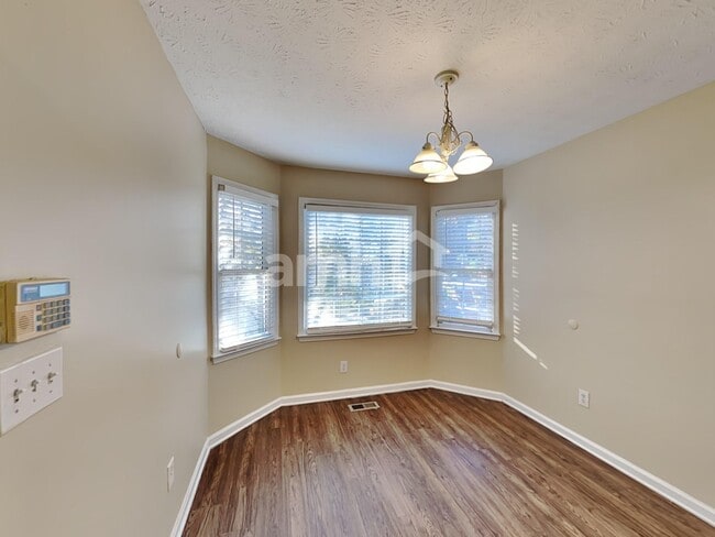 Photo - 94 Crestview Dr