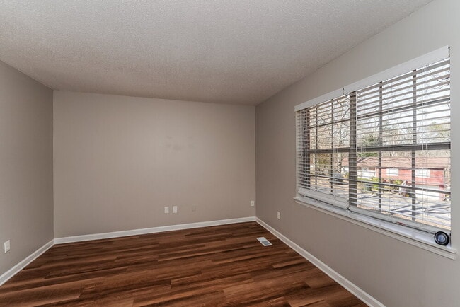 Photo - 1920 Croydon Cir