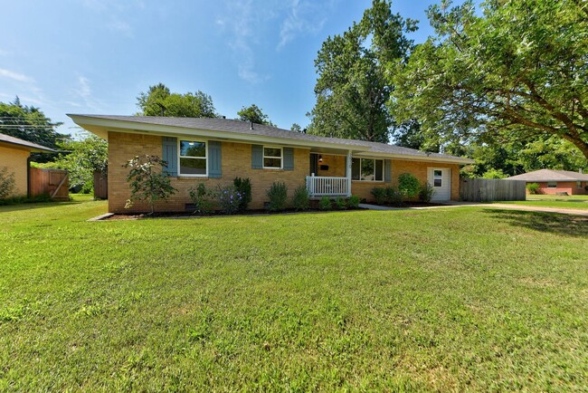 Photo - Fully Renovated 4 Bed, 2 Bath Just Minutes from Campus