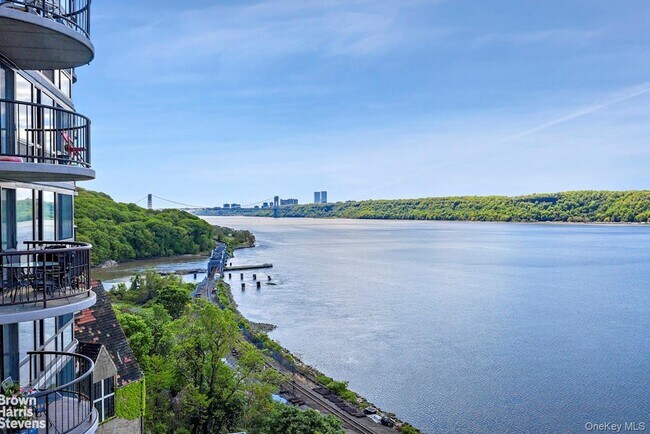 Photo - 2521 Palisade Ave Unit 11B