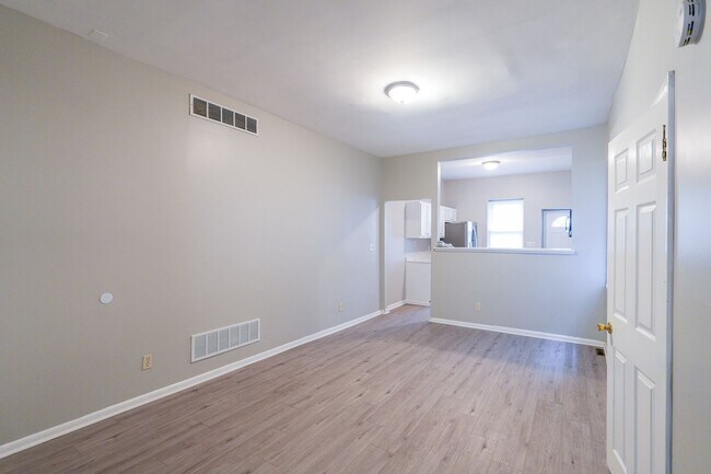 Photo - Newly renovated 6 bedroom 2.5 bath in Carroll Park Area