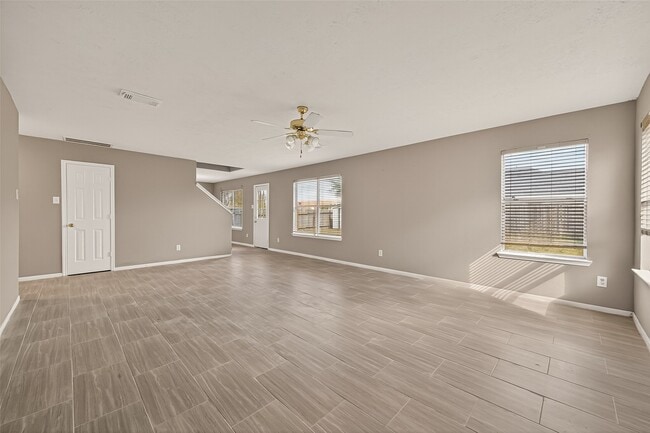 Photo - 17938 Chisholm Trail